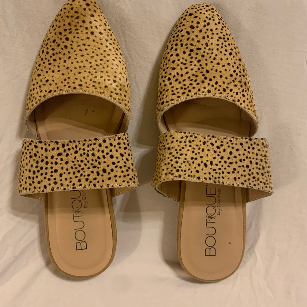 Corkys Boutique "Carina" Leopard Printed Calf Hair Slip-on Mules size 9